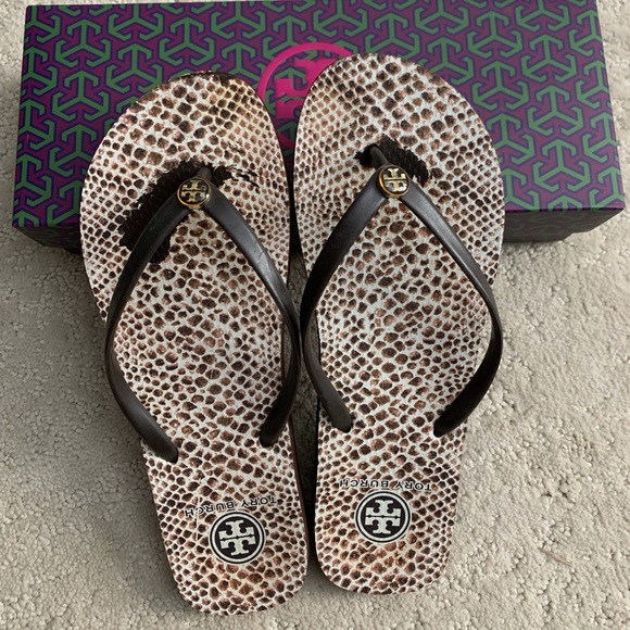 Tory Burch Coconut Boa flip flops. - Picture 4 of 6